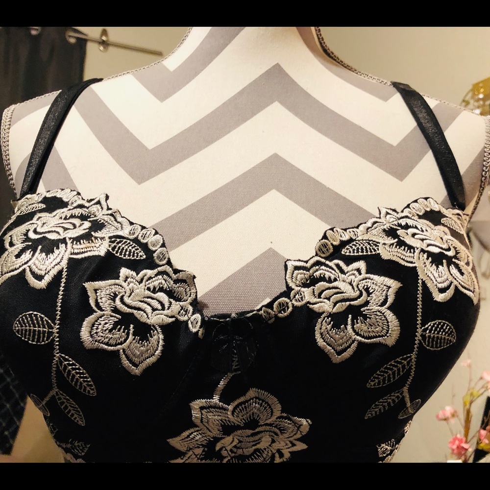 Floral balconette push-up bra.